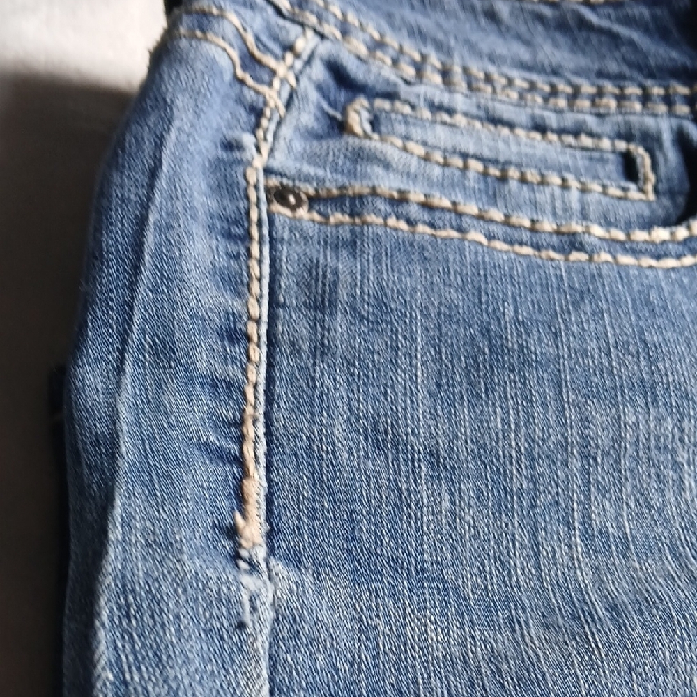 Nine West Medium Blue Bootcut Jeans with Embroidered Back Pocket - Picture 8 of 8